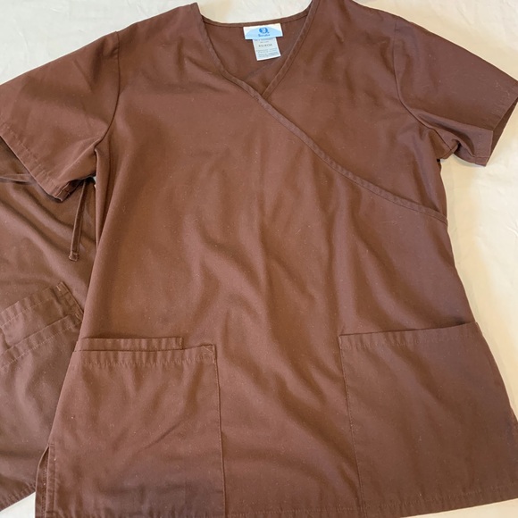 SB Scrubs set, woman’s, EUC, size XS - Picture 2 of 9